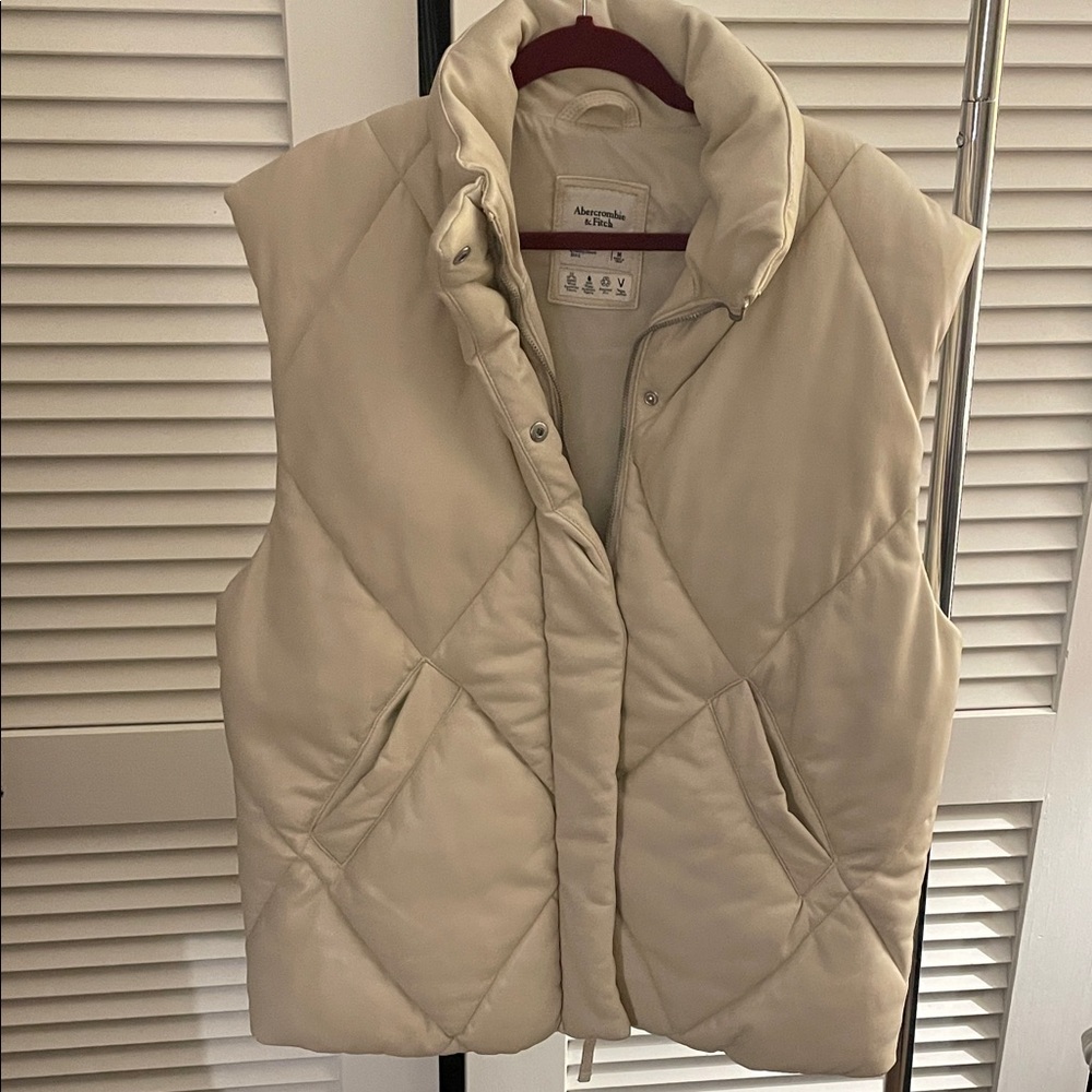 Abercrombie & Fitch Women's Faux Leather Quilted Vest